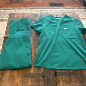 Hunter Green Scrub Set